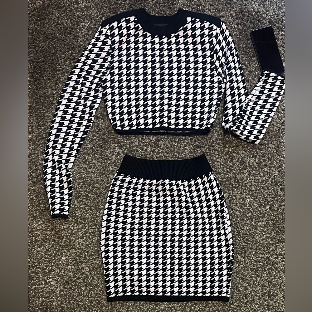 Express Houndstooth Print in Black and White(pale pink) | 2 Piece Set